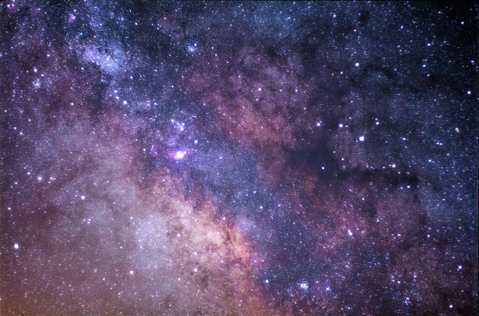The stars and galaxy as seen from Rocky Mountain National Park